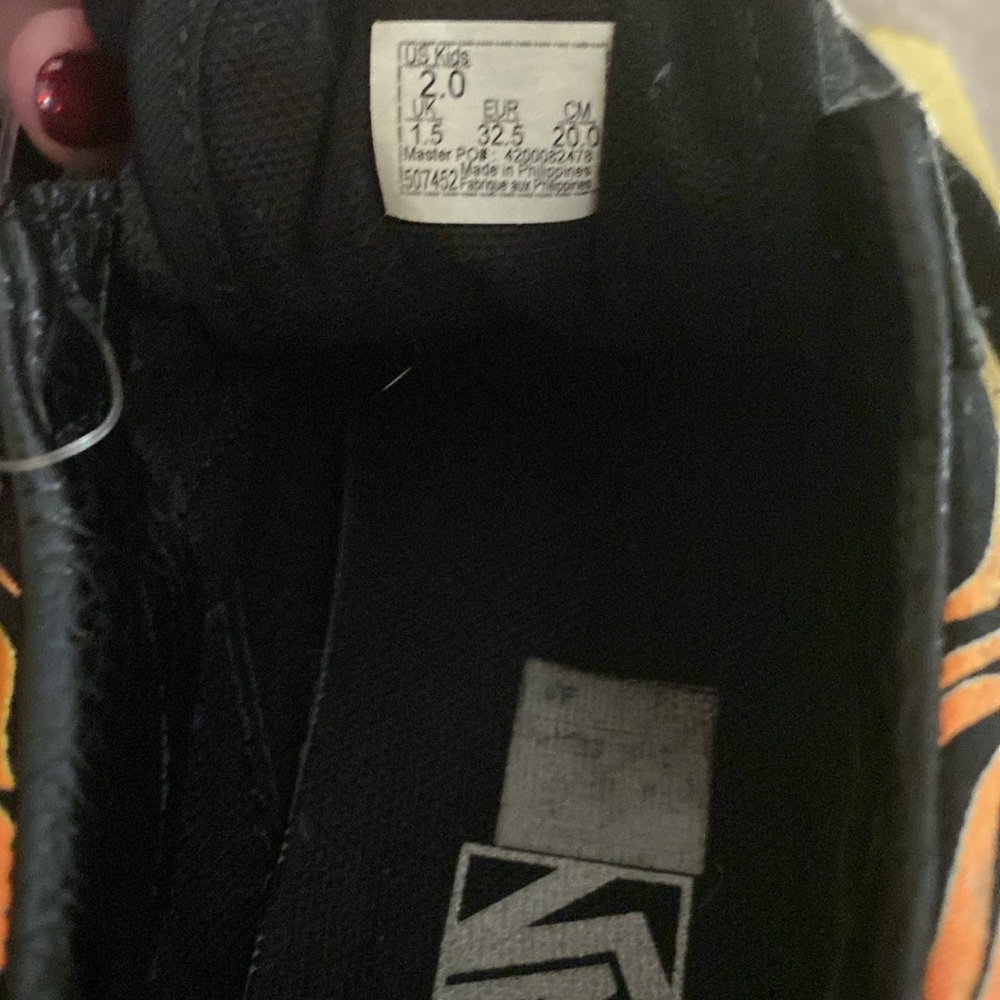 Vans - Picture 4 of 5